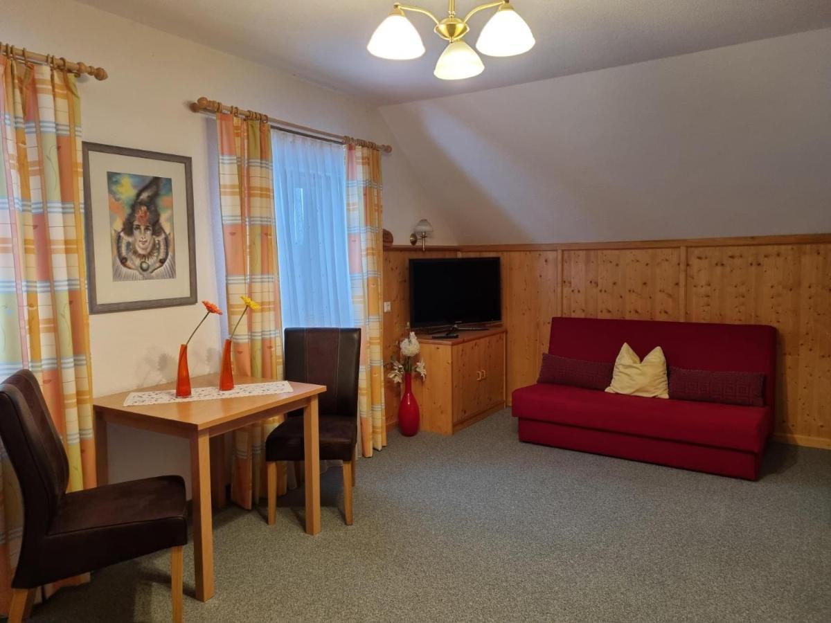 Kulmerhof - Farm Apartment พรุกแกร์น ภายนอก รูปภาพ