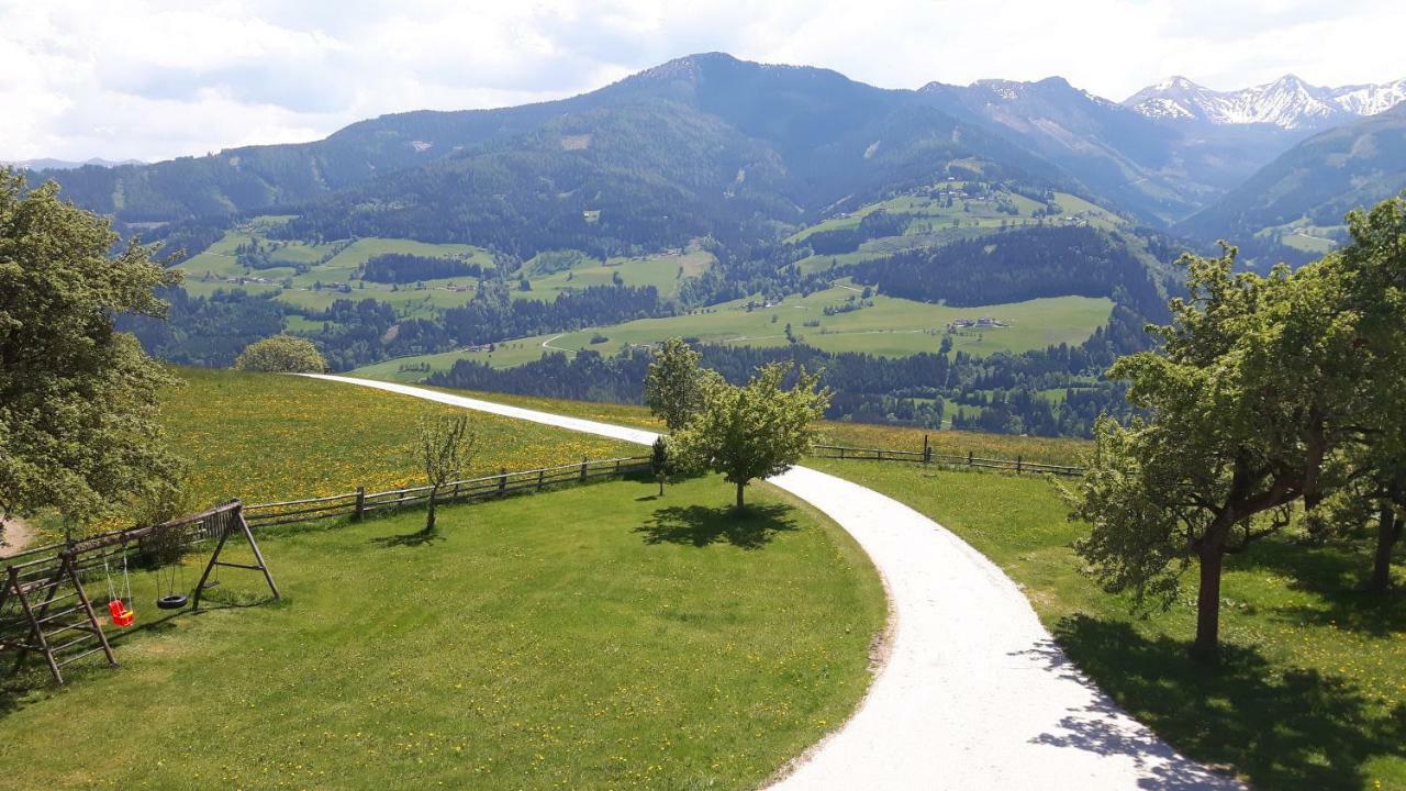 Kulmerhof - Farm Apartment พรุกแกร์น ภายนอก รูปภาพ